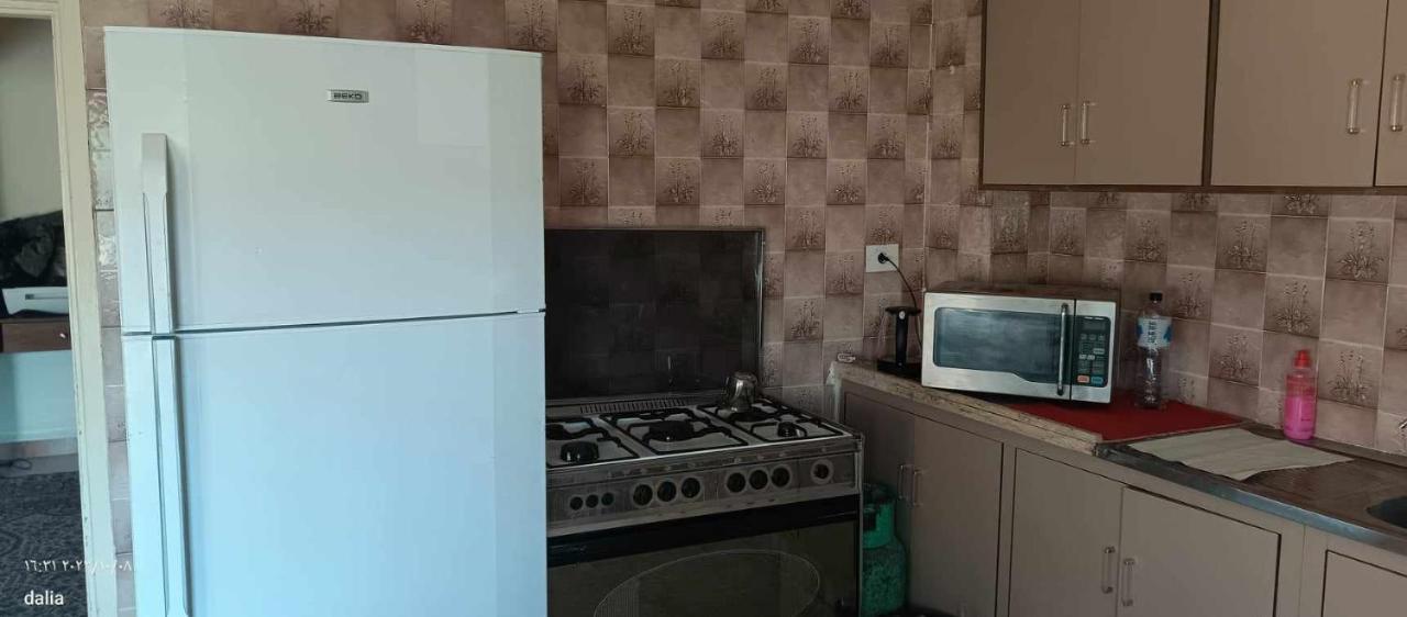 Хостел Student House Мадаба Екстер'єр фото